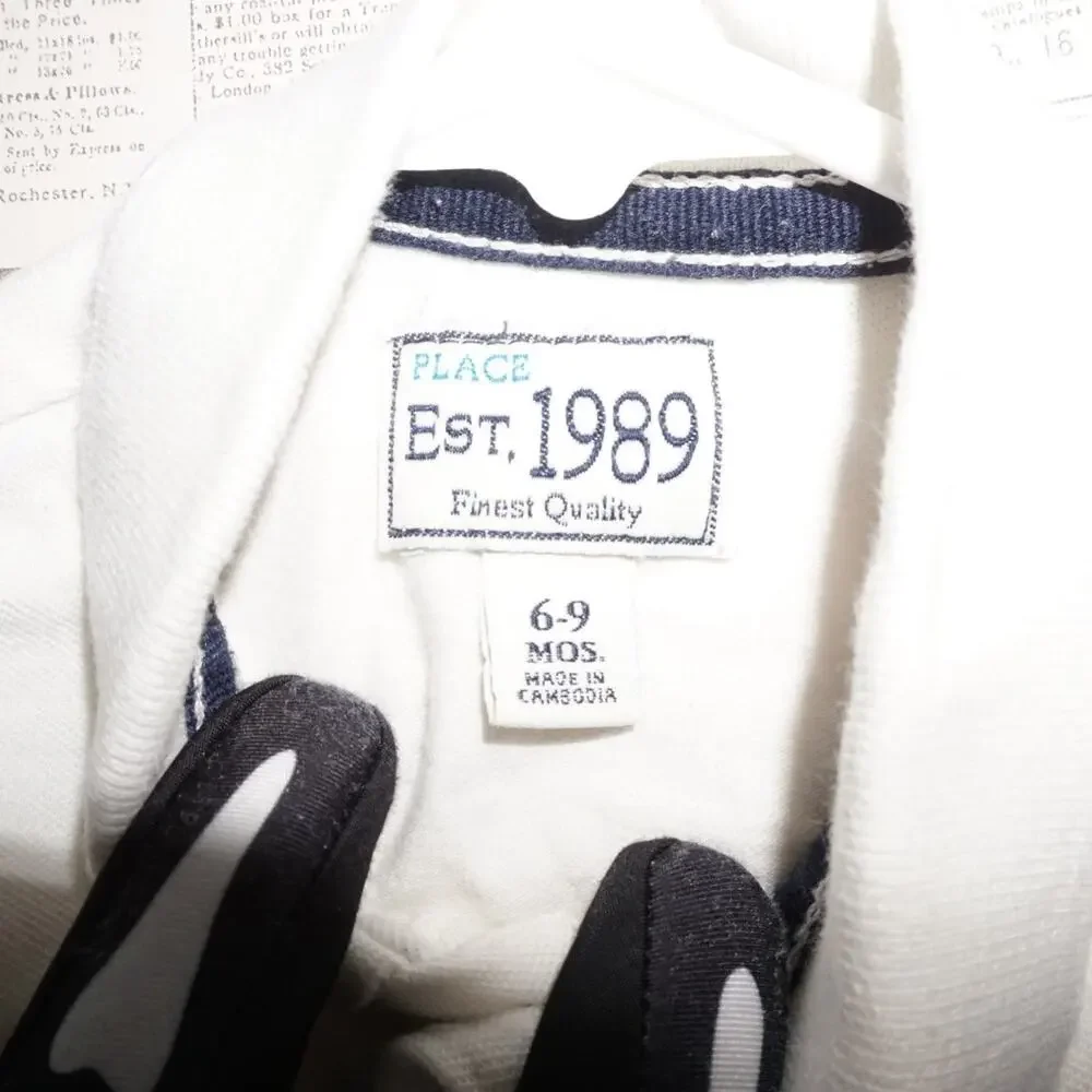 6 - Vintage Y2K youth 2000s embroider patch grunge polo